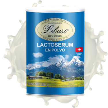 Lactoserum Suizo Lebasi en polvo 500 g en lata sobre un fondo blanco con salpicadura de leche.