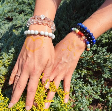 Natūralių akmenų apyrankės