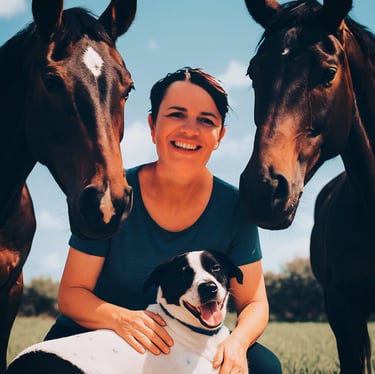 Andrea Furlani Krebel mit ihren Pferden und Hund