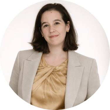 Retrato profesional de Ana Carlota Valle, especialista en consultoría de patrimonio cultural.