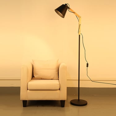 0550 American multi-stage adjustable floor lamp