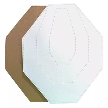 Um recorte de papel branco e marrom em formato de hexágono.