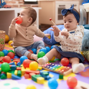 éveil stimulation exploration développement du jeune enfant