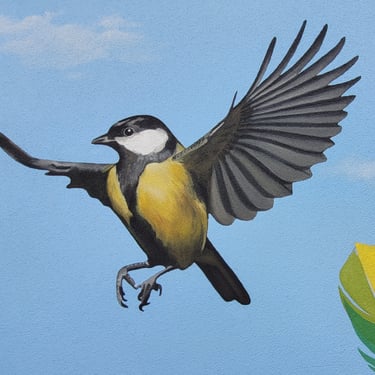 Détail de la peinture d'une fresque murale: une mésange prend son envol. Viry, Jura, 39.