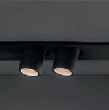Sistema de focos TAUK 2 de riel con tres puntos de luz negros orientables