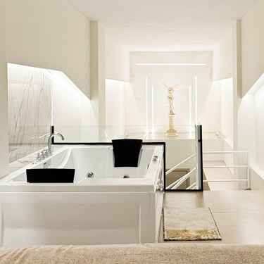 Upper floor - Bedroom with King bed with orthopaedic mattress, black out curtains and double seated