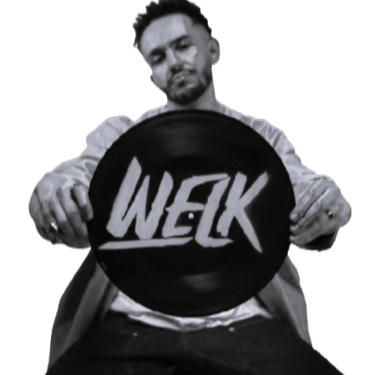 homem segurando um disco, dj welk