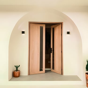 Pintu solid wood panel kupu tarung untuk rumah tinggal