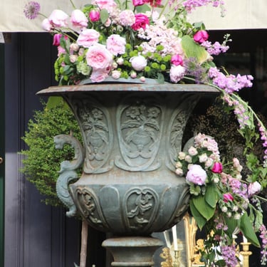 Medicis vase flowers
