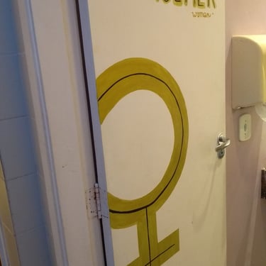 fresque porte hostel brésil