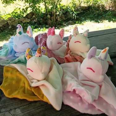Doudou licorne