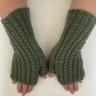 fingerless gloves