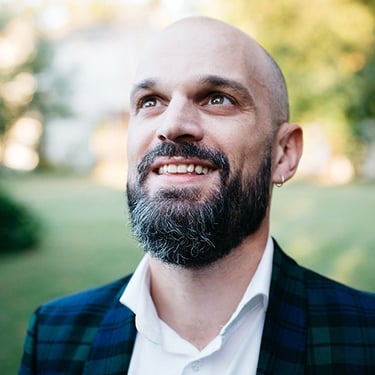 Headshot of Scott Ogilvie
