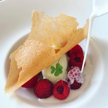 Dessert gastronomique framboise matcha