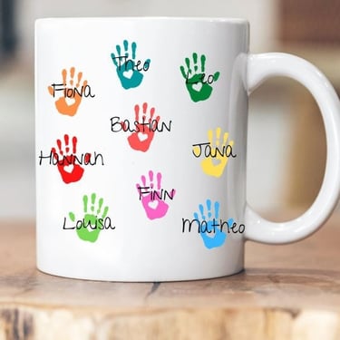 En AvantiRed creamos graficos en tazas personalizables