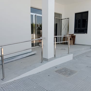 Pasamanos acero inoxidable de doble altura.Instalado por Acerodosj en Chucena,Huelva.