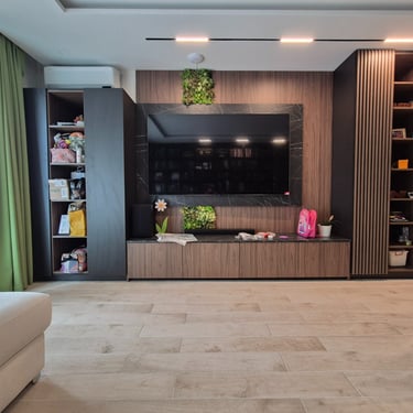 всекидневна с ТВ секция и мебели по поръчка – реализиран интериор BrosMebel