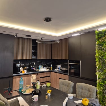 кухня и дневна с мебели по поръчка в open space апартамент – BrosMebel