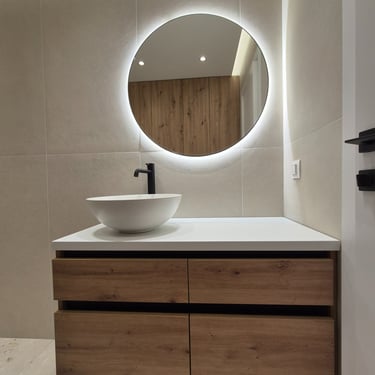 шкаф за баня  от с LED огледало и мебели по поръчка – реализиран проект BrosMebel