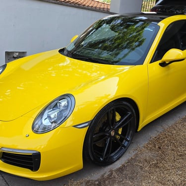 Recubrimiento cerámico System X Max G+ brindando protección extrema a auto deportivo contra rayos UV y micro rayas.