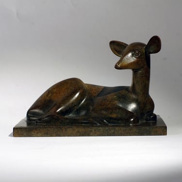 Armand Petersen - Antilope couchée sans cornes