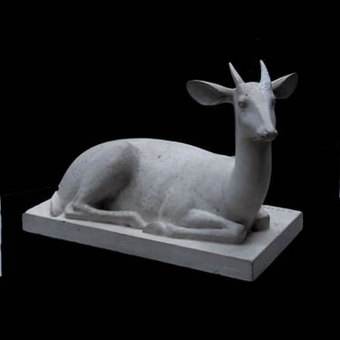 Antilope couchée avec cornes - Petite