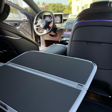 Limousine Mercedes S Class inside