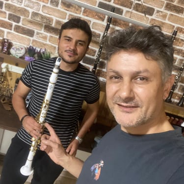 Luthier Ahmet Özdemir'in torunu Luthier Erman Özdemir ve Ali Görkem Öztürk