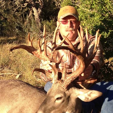 Trophy whitetail buck harvest in Mason County Texas with Loyal Valley Outfitters.