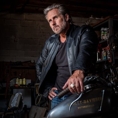 alt="photographie biker en extérieur"