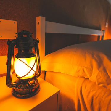 Lampada camera da letto effetto fiamma