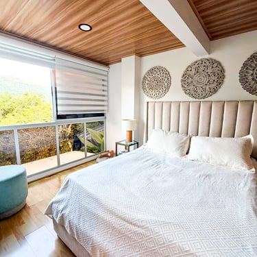 Alcoba principal de casa dúplex en venta en Amagá Antioquia.