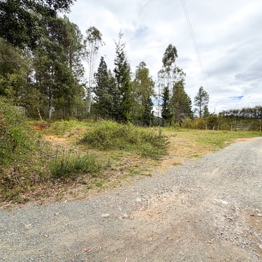 Lote en venta en Santa Elena, Medellín.