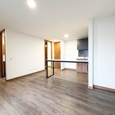 Sala comedor del apartamento nuevo en venta en Envigado Antioquia, cerca a Mayorca.