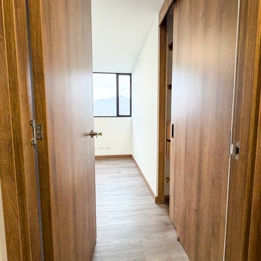 Alcoba del apartamento nuevo en venta en Envigado Antioquia, cerca a Mayorca.