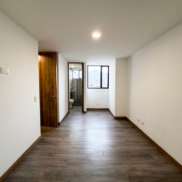 Alcoba principal del apartamento nuevo en venta en Envigado Antioquia, cerca a Mayorca.