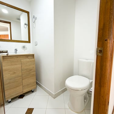 Baño social del apartamento de 110m2 en venta en Sabaneta Antioquia