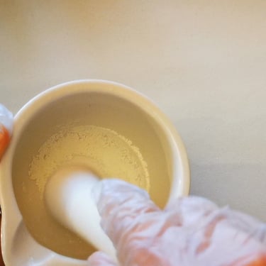 Deine Muttermilch professionell konserviert und zu Pulver verarbeitet.