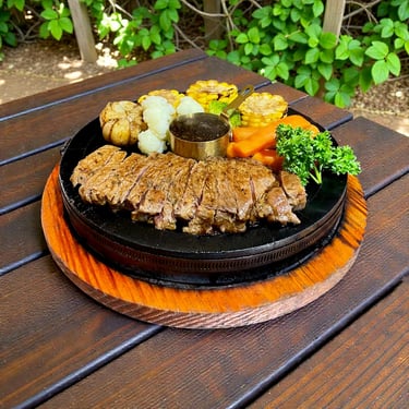 Bò nướng đá - Món ngon Tân Bình