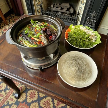 Gà tiềm ớt hiểm - Món ngon tại nhà hàng bếp Dì Toàn