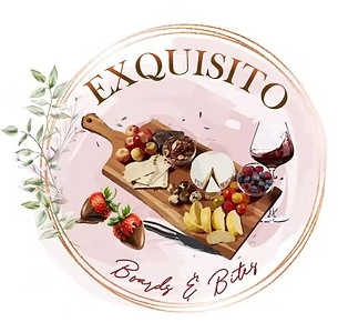 Logotipo de Exquisito Boards & Bites, cliente de Now Strategy Studio