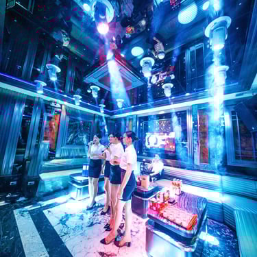 Hệ thống âm thanh KTV chuẩn sân khấu, ánh sáng đèn LED sống động tại Monaco Hà Nội