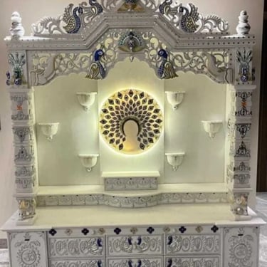 The Peacock Throne: intricate avian motifs celebrating nature’s devotion