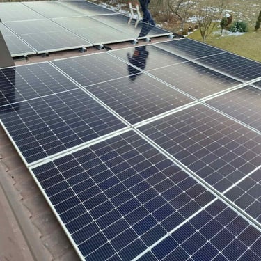 solarni paneli u toku montaze Srbija i region