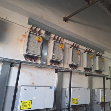 oprema za solarne sisteme invt invertori  baterije