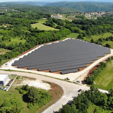 Solarni paneli na zemlji