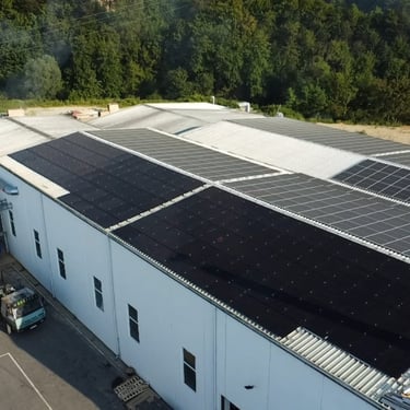 solarni paneli na krovu za pravna lica