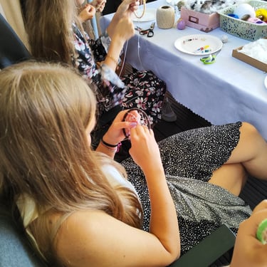 Savanoriai festivalyje kuria sapnų gaudykles ir patiria kūrybos tėkmę