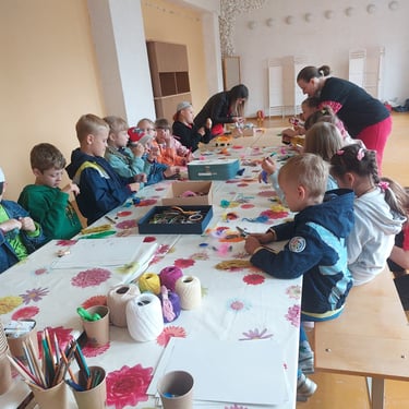Sapnų gaudyklių edukacijoje vyksta ritualinis spalvų šokis ir emocijų išlaisvinimas