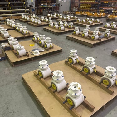 Fully enclosed bracket